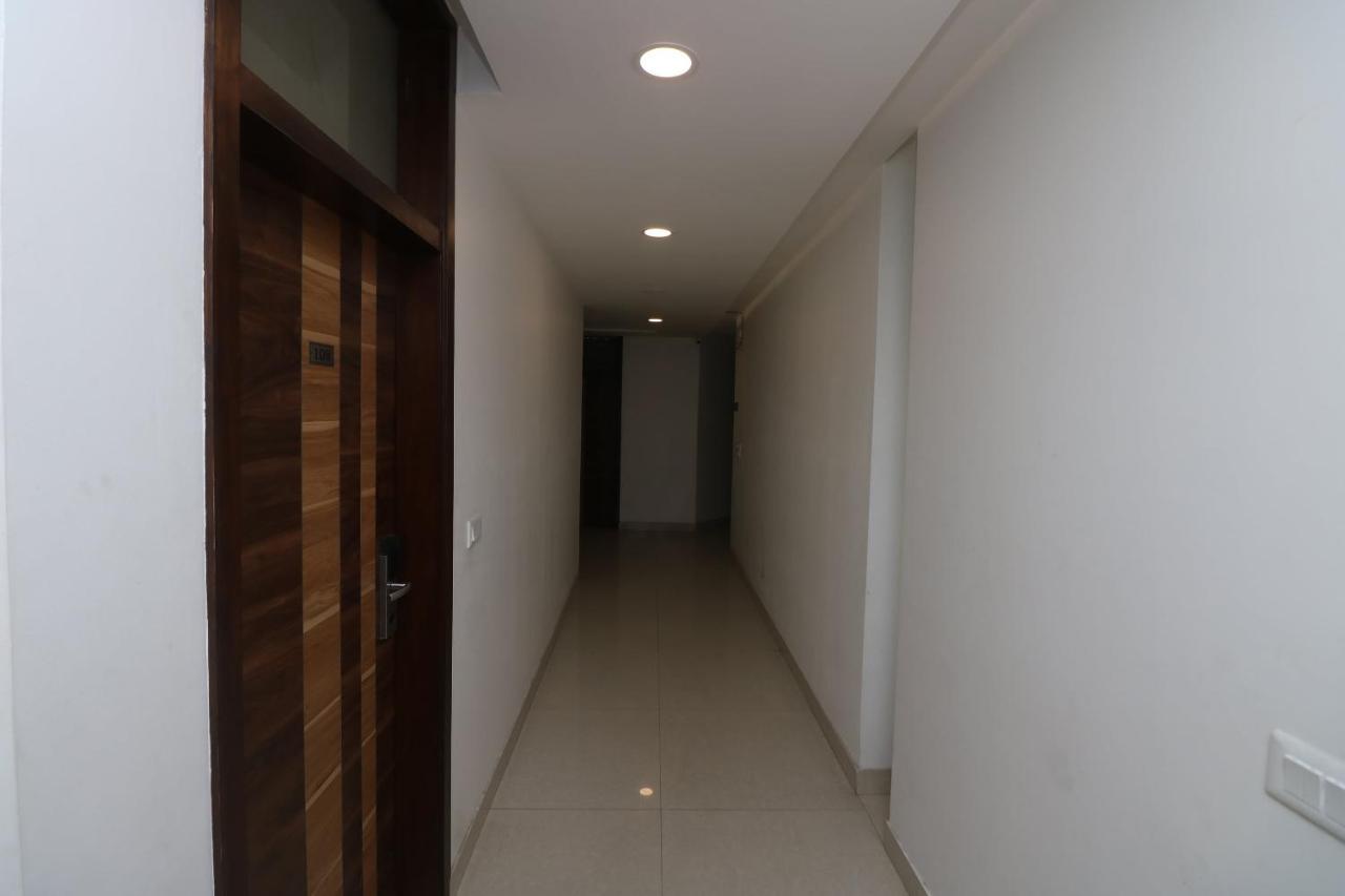 Oyo 9999 Hotel La Wisteria Δελχί Εξωτερικό φωτογραφία