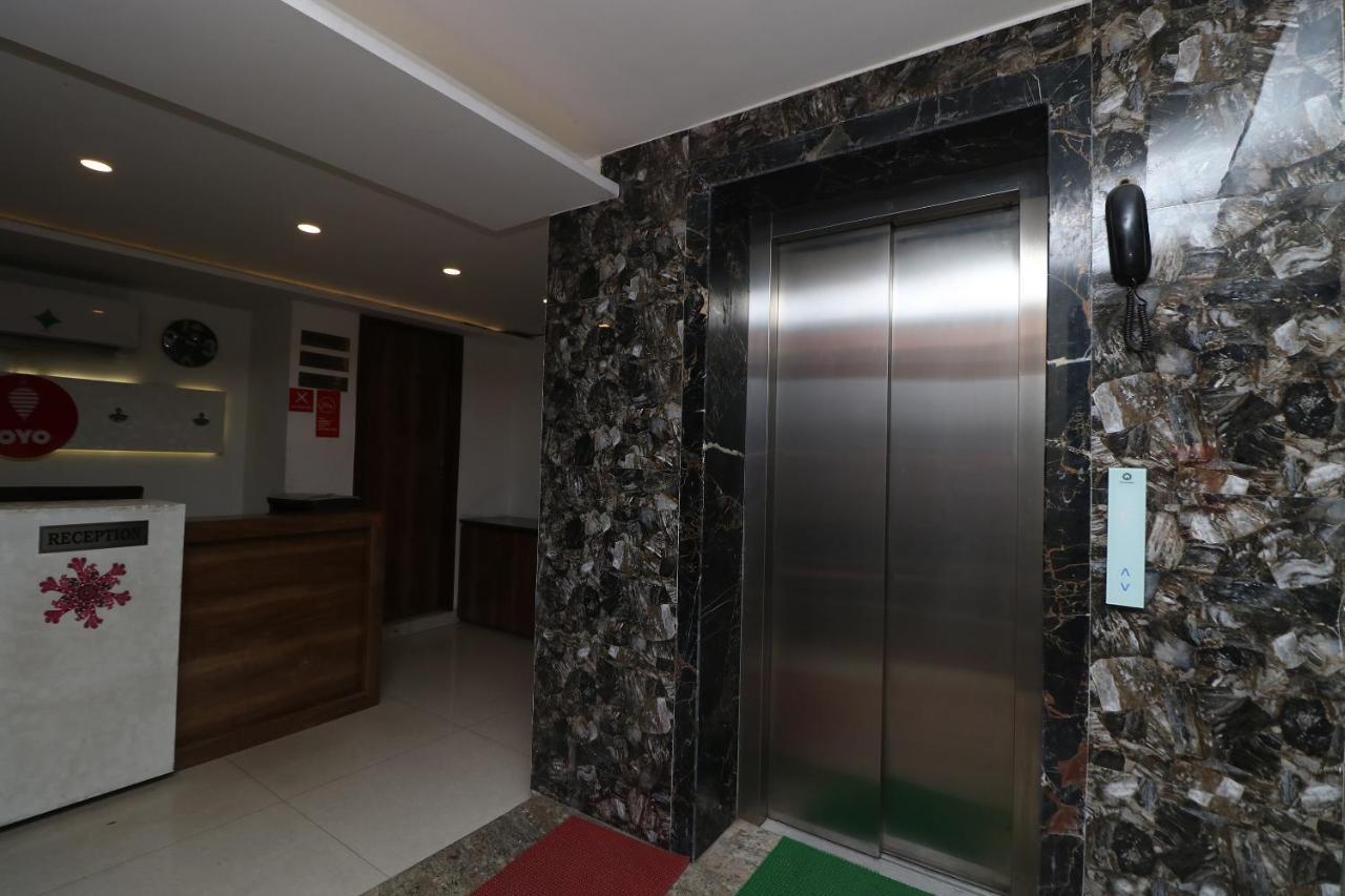 Oyo 9999 Hotel La Wisteria Δελχί Εξωτερικό φωτογραφία
