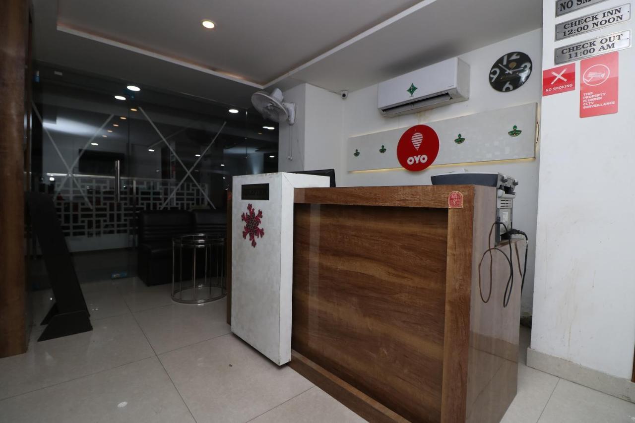 Oyo 9999 Hotel La Wisteria Δελχί Εξωτερικό φωτογραφία